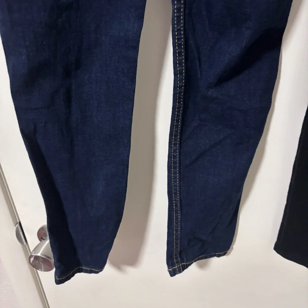 Bundle of 2 Cat & Jack kids jeggings/jeans size 6 and 6/7